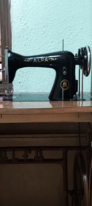 Máquina de coser Singer antigua