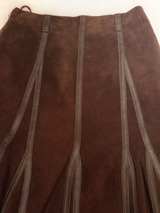 Falda efecto ante y piel