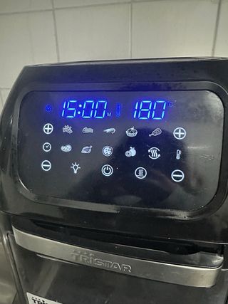 Freidora de aire negra