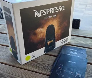 Cafetera Nespresso Essenza Mini Lima