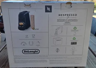 Cafetera Nespresso Essenza Mini Lima