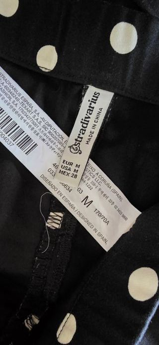 Falda corta Stradivarius lunares