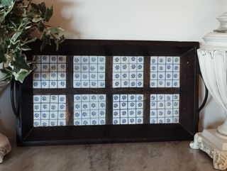 Tabuleiro / Bandeja em Madeira antiga e Azulejo