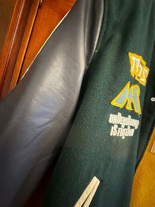 Chaqueta Zara Talla M Verde y Amarilla