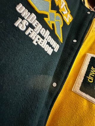 Chaqueta Zara Talla M Verde y Amarilla