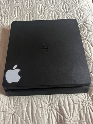 PS4 Slim Negra Poco Uso (Sin Mando)  60€ o cambio
