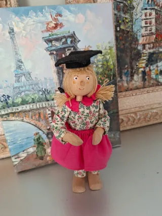 Figura chica graduación especial