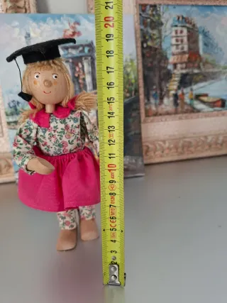 Figura chica graduación especial