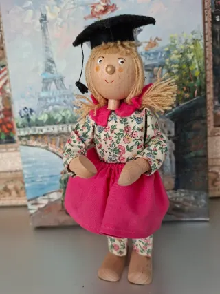 Figura chica graduación especial