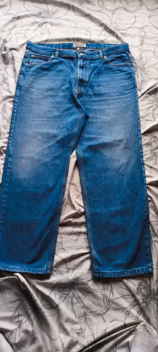 vendo urgentemente 5 jeans taglie 54-56