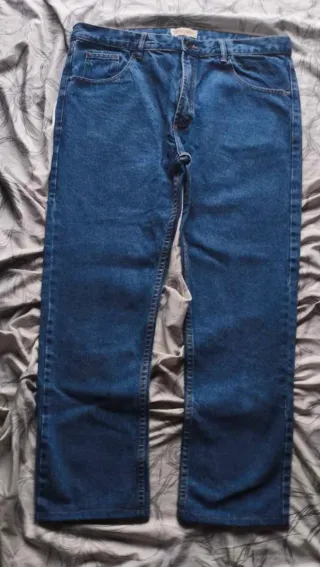 vendo urgentemente 5 jeans taglie 54-56