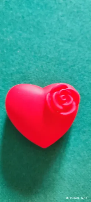 Scatola regalo cuore con 8 cuoricini