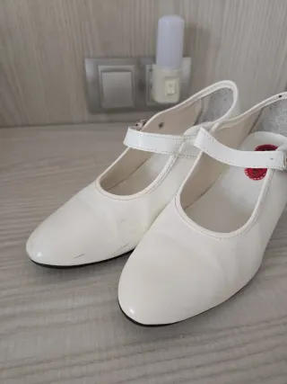 Zapatos de baile blancos niña