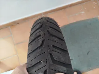 Neumático trasero Michelin City Extra 100/90-17.