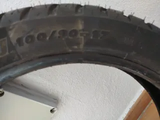 Neumático trasero Michelin City Extra 100/90-17.