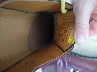 Dr Martens. Zapatos granate