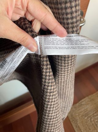 Abrigo cuadros beige y marrón