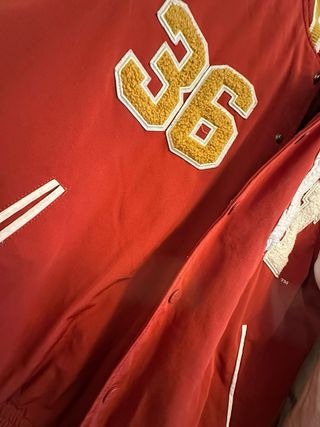 Chaqueta Bomber Pull&Bear Roja y Blanca