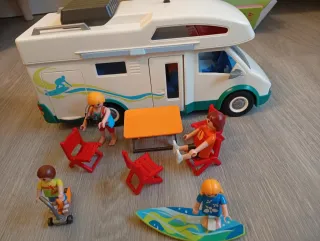 Playmobil Caravana con figuras y accesorios