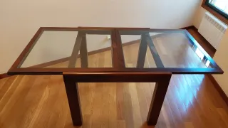 Mesa comedor teka y cristal de Banak