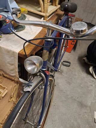 Bicicletta blu da uomo