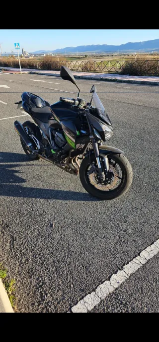 Kawasaki Z800e ABS.