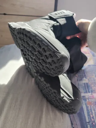 Botas de nieve Quechua negras y blancas