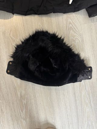 Chaqueta bomber Zara negra acolchada