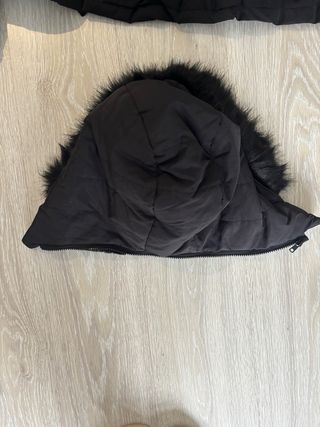 Chaqueta bomber Zara negra acolchada