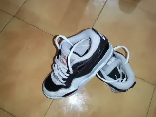 Jordan Air 4 RM BG Zapatillas Negras Blancas