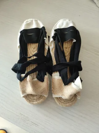Espardeñas Falleras Talla 38 Beige y Negro