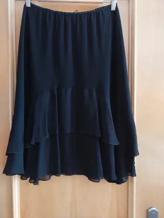 Falda larga negra volantes