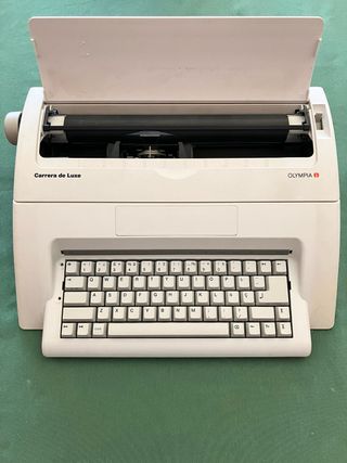 Máquina de escribir eléctrica Olympia
