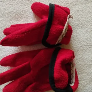 Guantini pile rosso da bambino