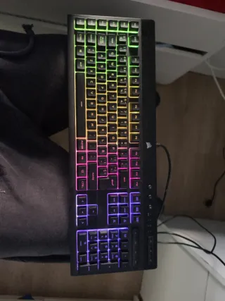 Teclado Corsair K55 RGB