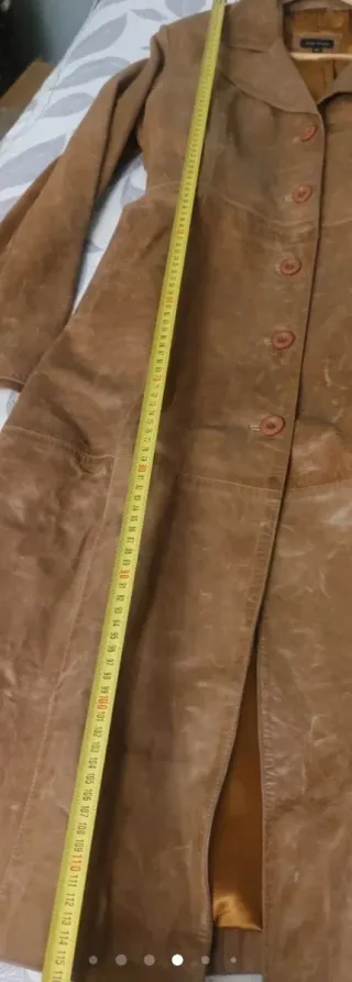Abrigo largo de piel marrón. T.44