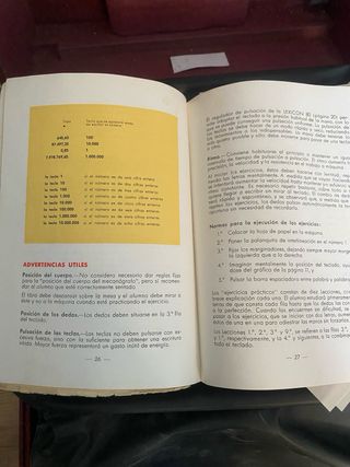 Máquina de escribir Olivetti Studio 44