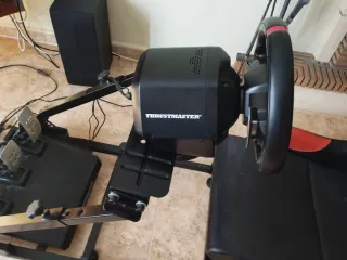 Volante y Asiento Carreras PS5 Thrustmaster
