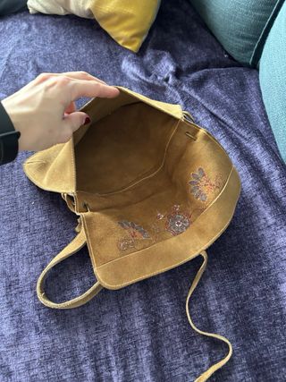 Bolso Ante Marrón Flores Bordadas