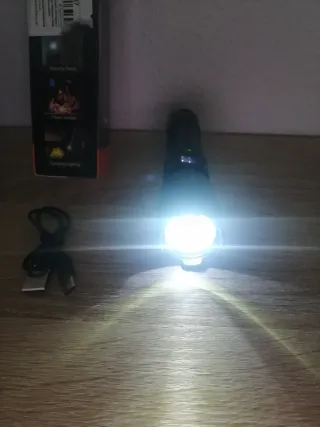 Linterna LED Potente USB Carga