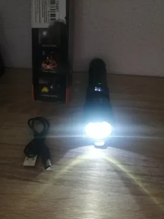 Linterna LED Potente USB Carga