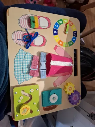 Juegos desarrollo infantil, cubo y piano