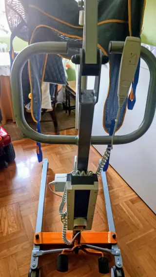 Grúa eléctrica personas con movilidad reducida