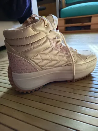 Botín Yumas Solaise Oro Talla 38