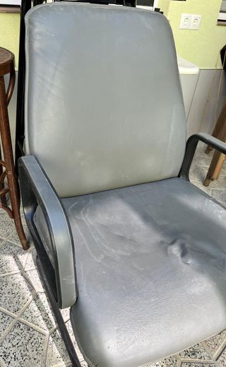 Sillón de cuero negro/gris