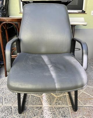 Sillón de cuero negro/gris
