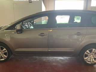 Peugeot 5008 1.6 Blue-HDi Style 7 Pl. -Automático