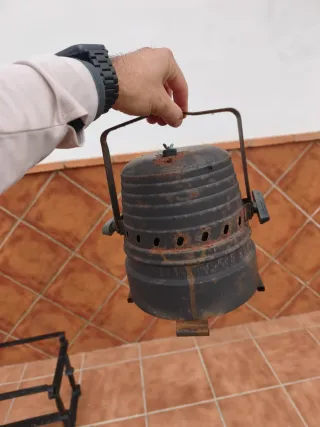 Foco antiguo de teatro/cine