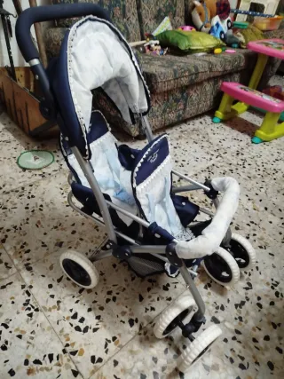 Carrito gemelar para muñecas
