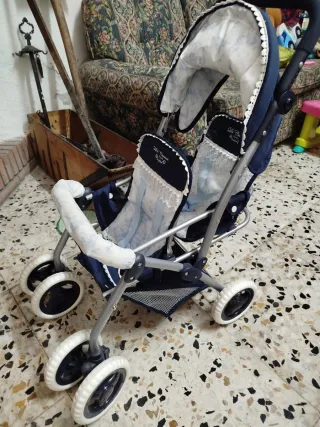Carrito gemelar para muñecas